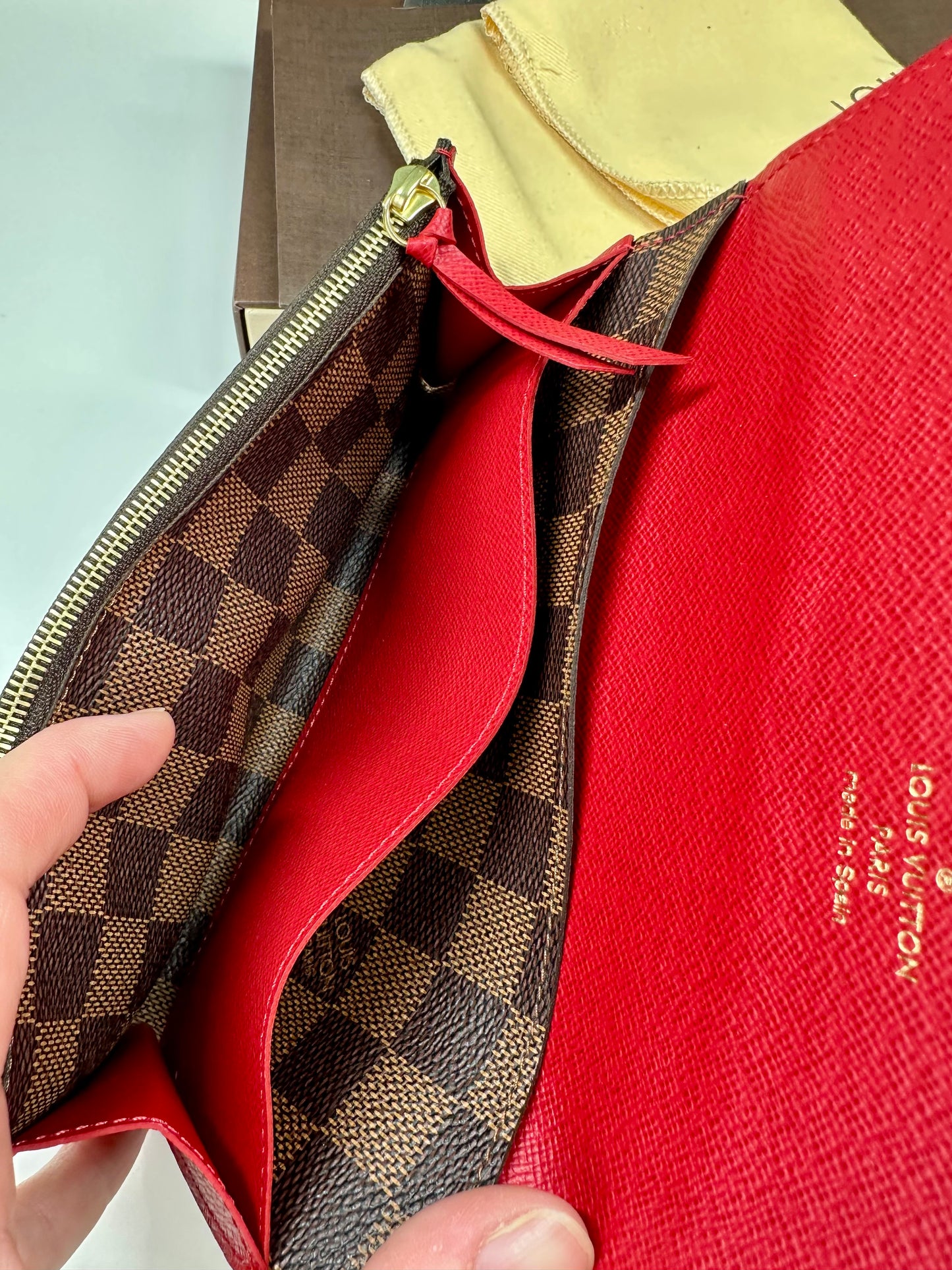 Emilie Wallet DE & Red