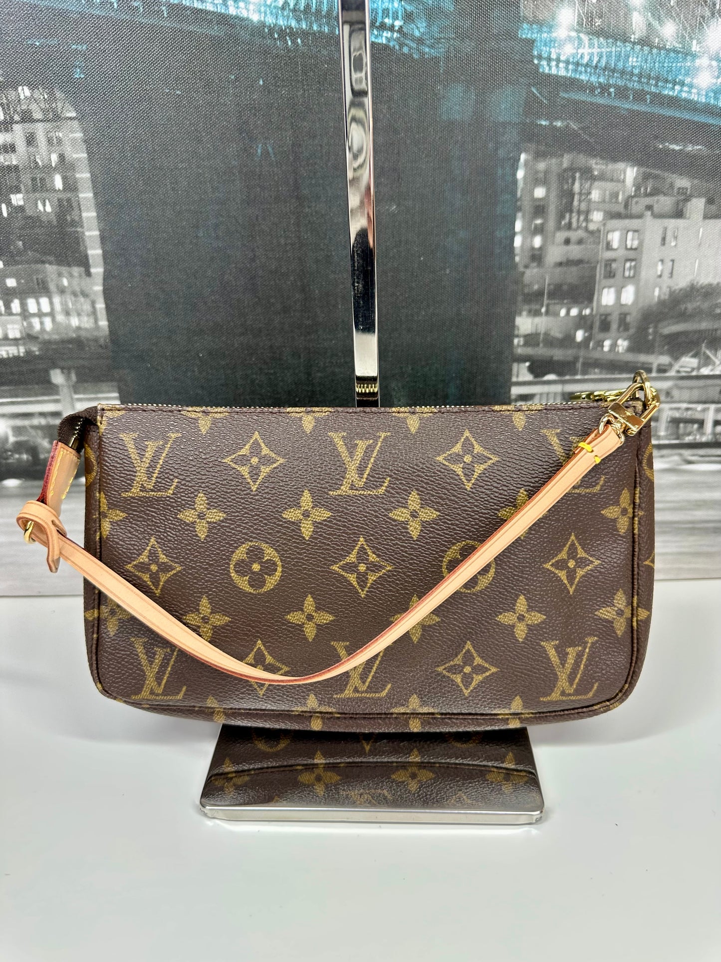 Pochette Accessories Monogram Older Model