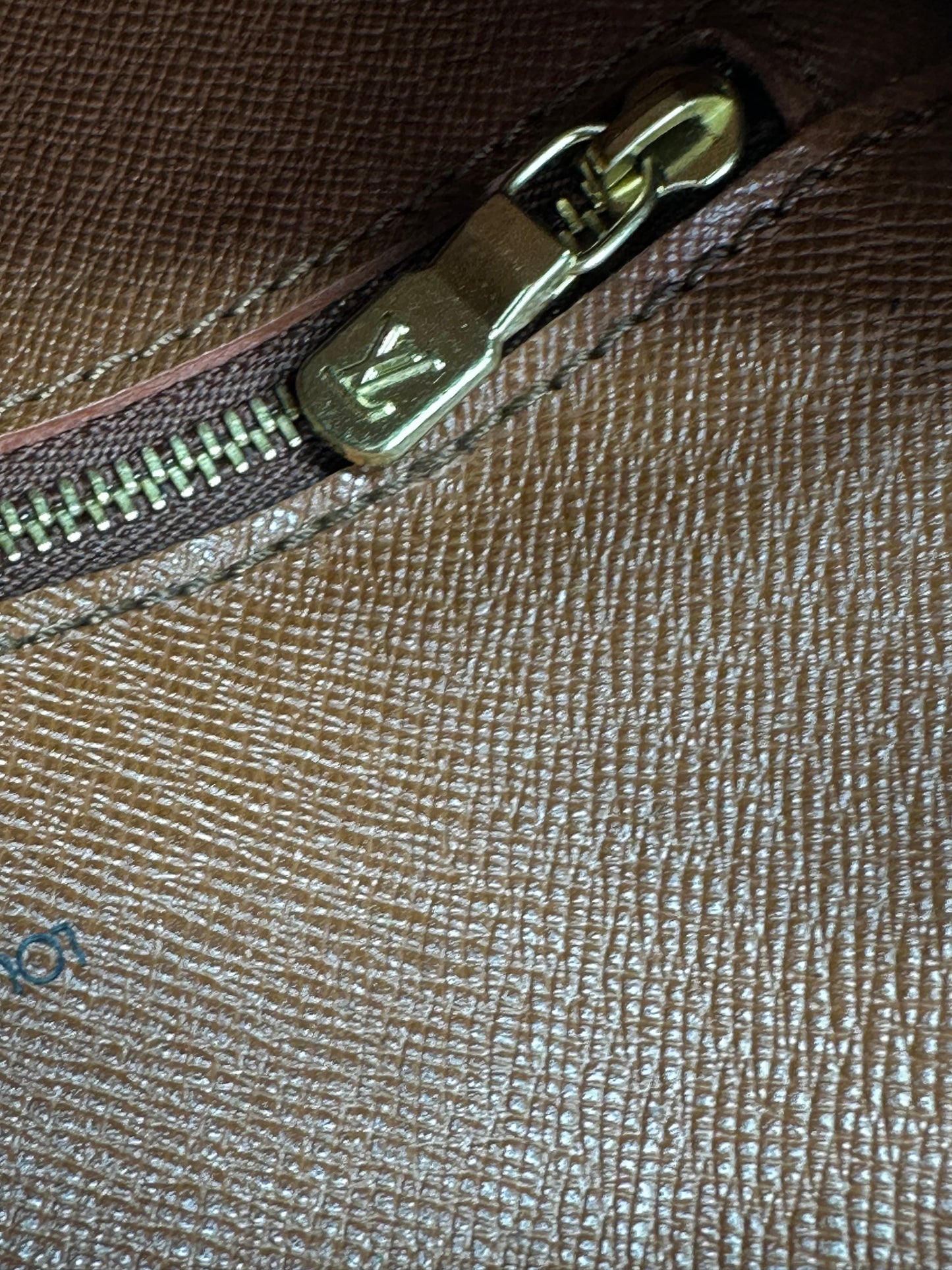 St Cloud MM Crossbody