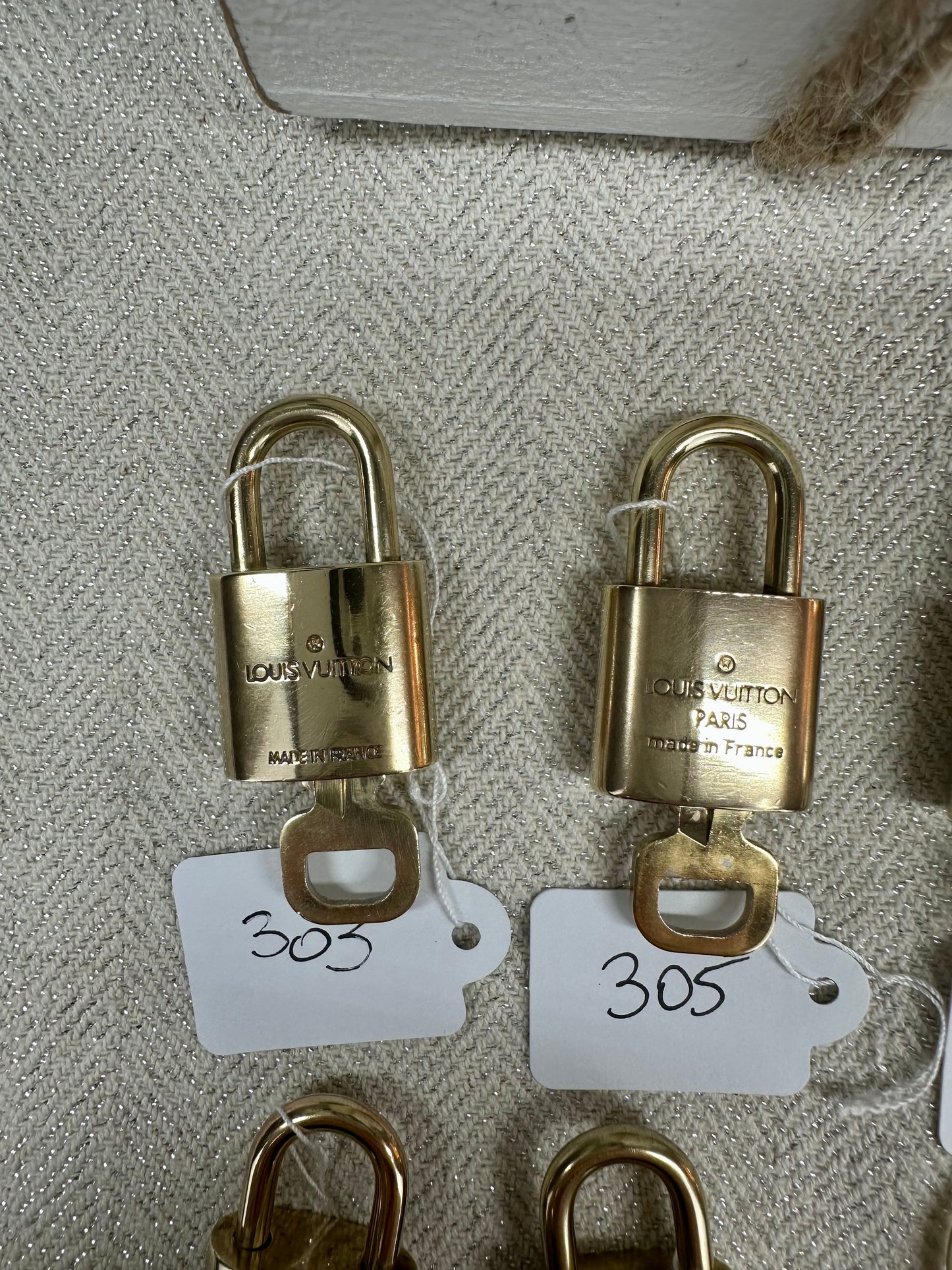 Lock ๐ & Key