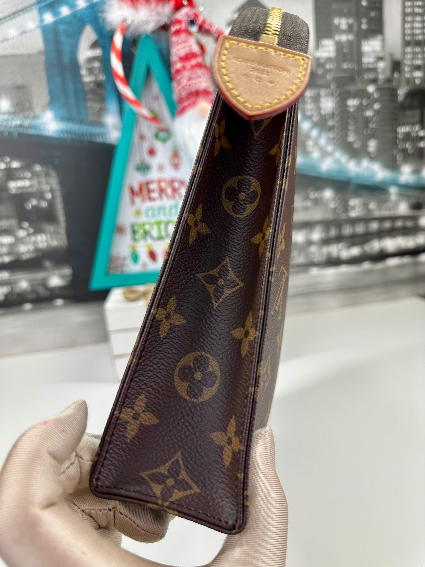 Toiletry 26 Monogram