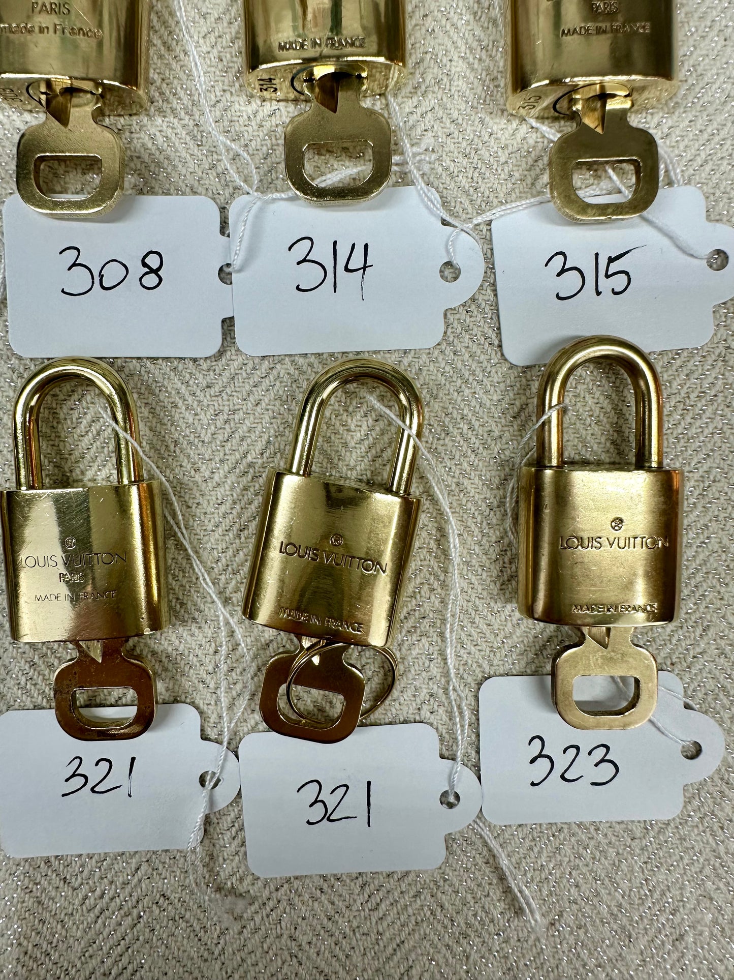 Lock ๐ & Key