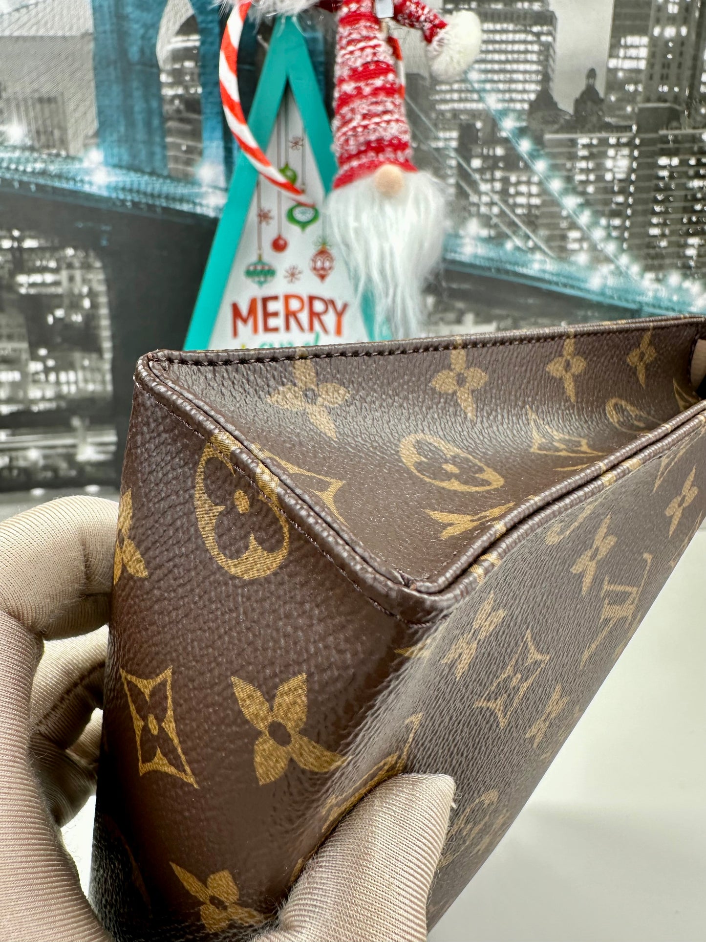 Toiletry 26 Monogram
