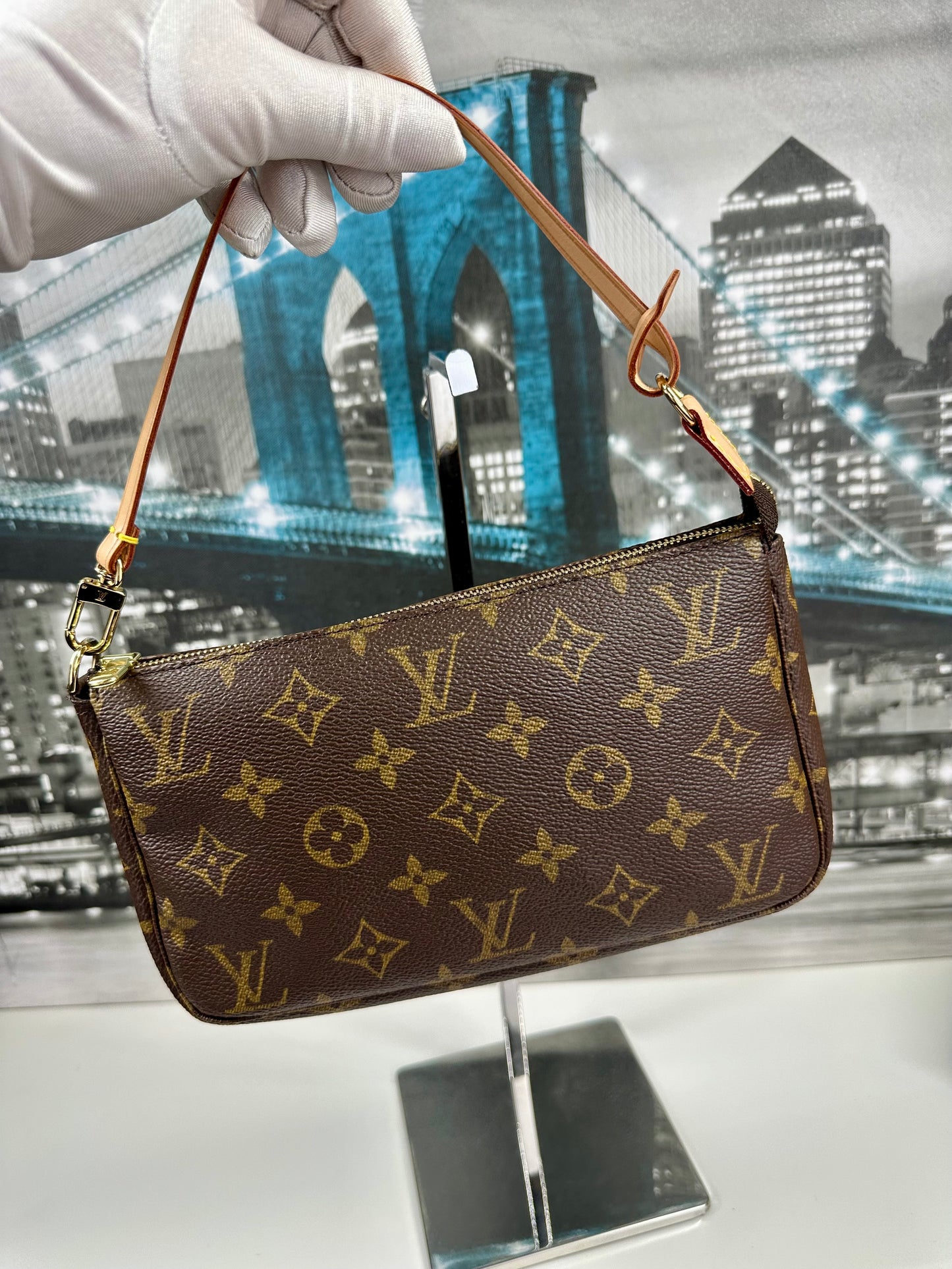 Pochette Accessories Monogram Older Model
