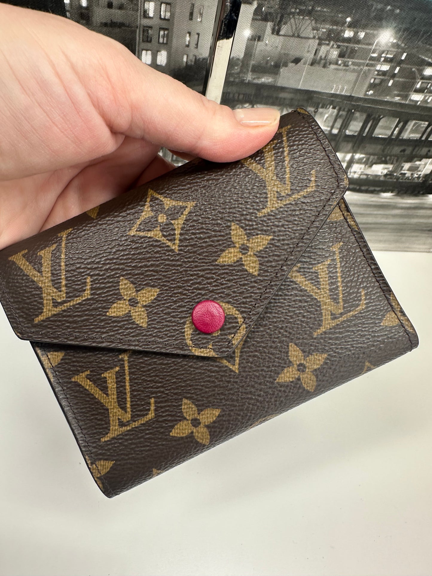 Victorine Wallet Monogram