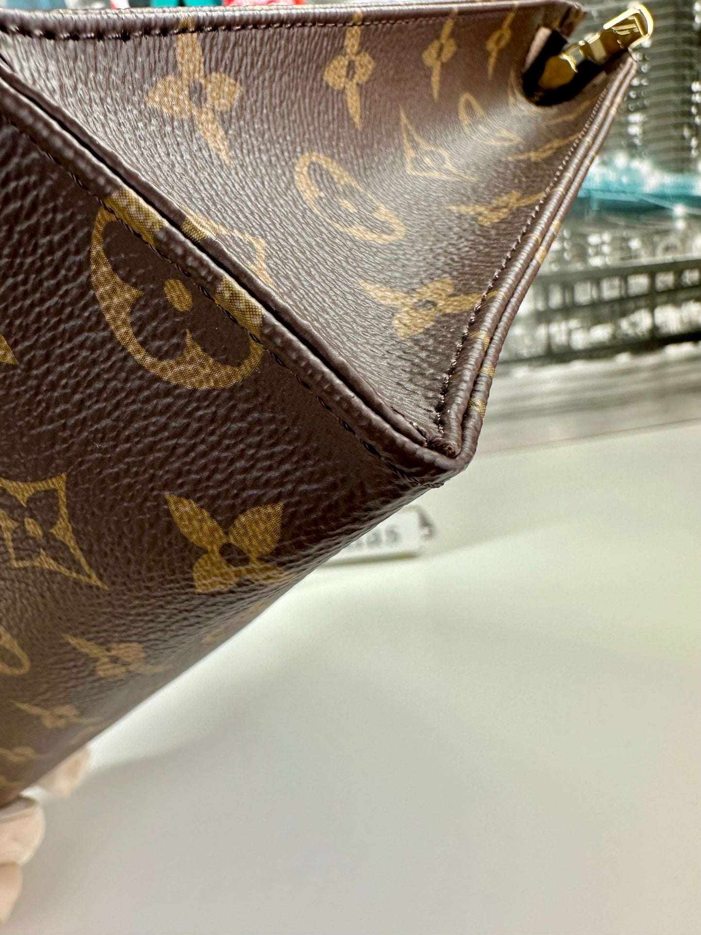 Toiletry 26 Monogram
