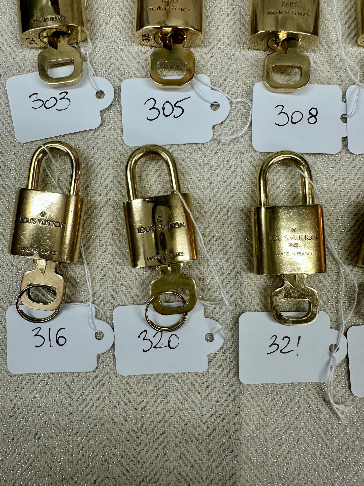 Lock ๐ & Key