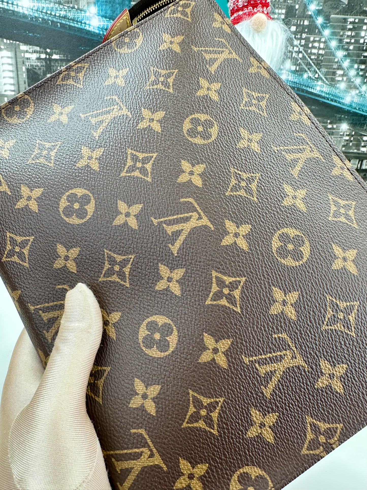 Toiletry 26 Monogram