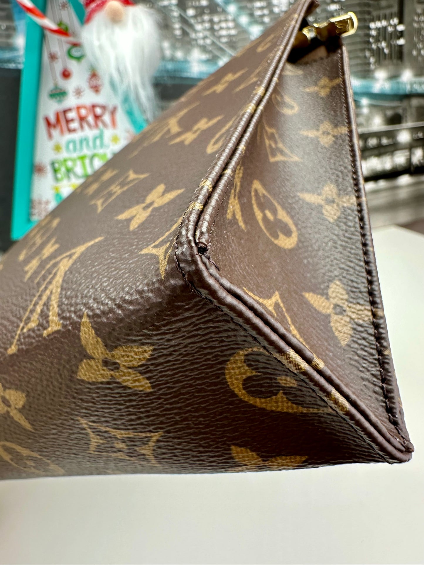 Toiletry 26 Monogram