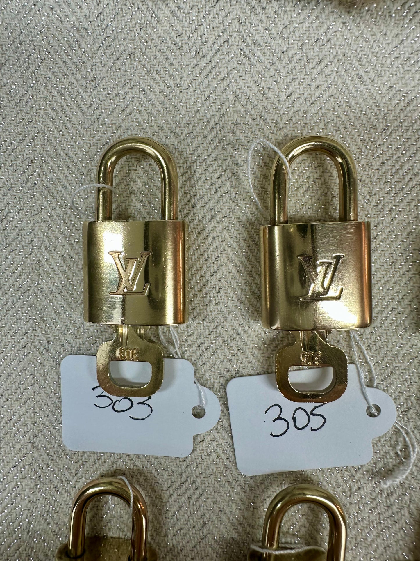 Lock ๐ & Key
