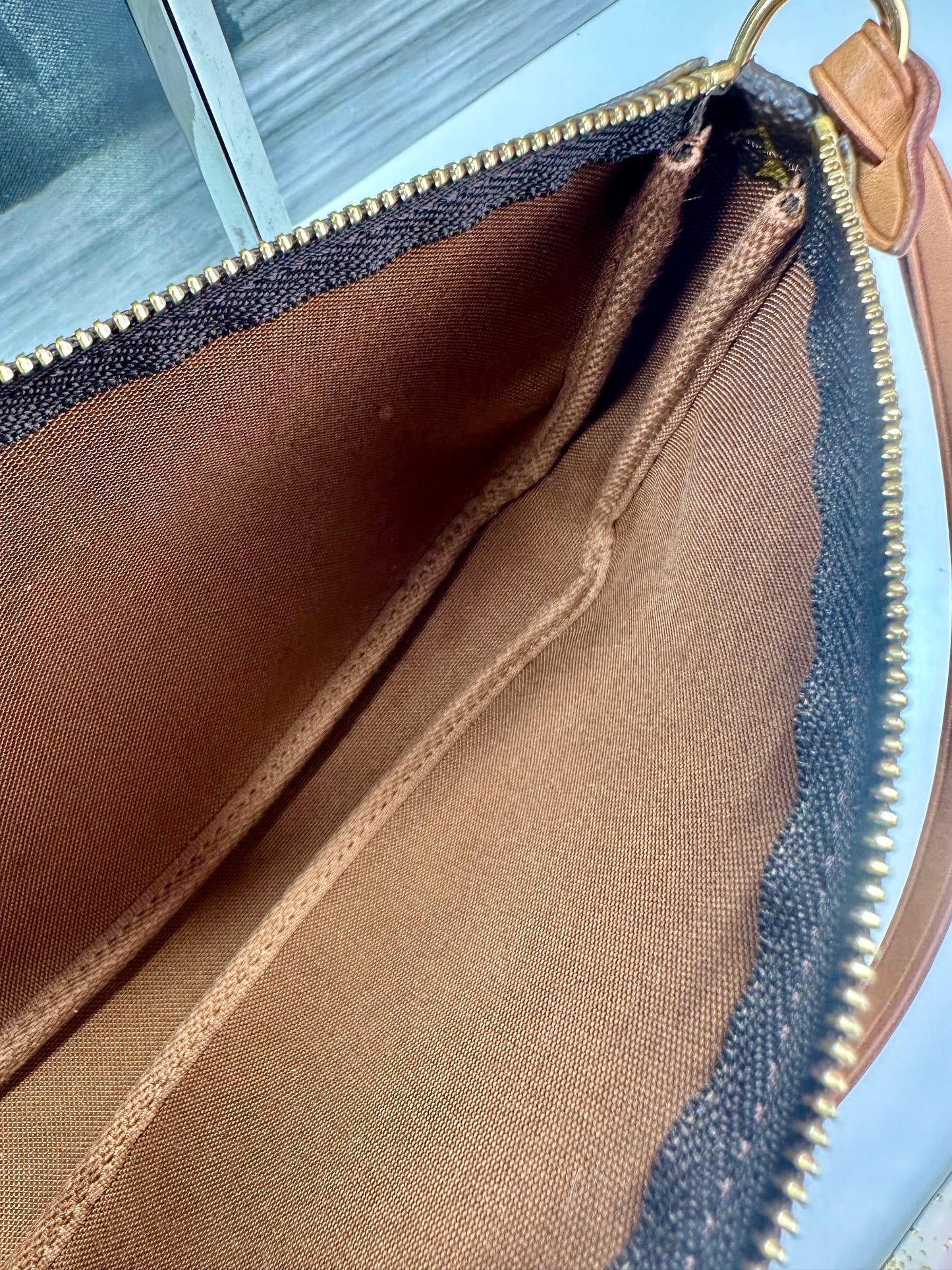 Pochette Accessories Old Model