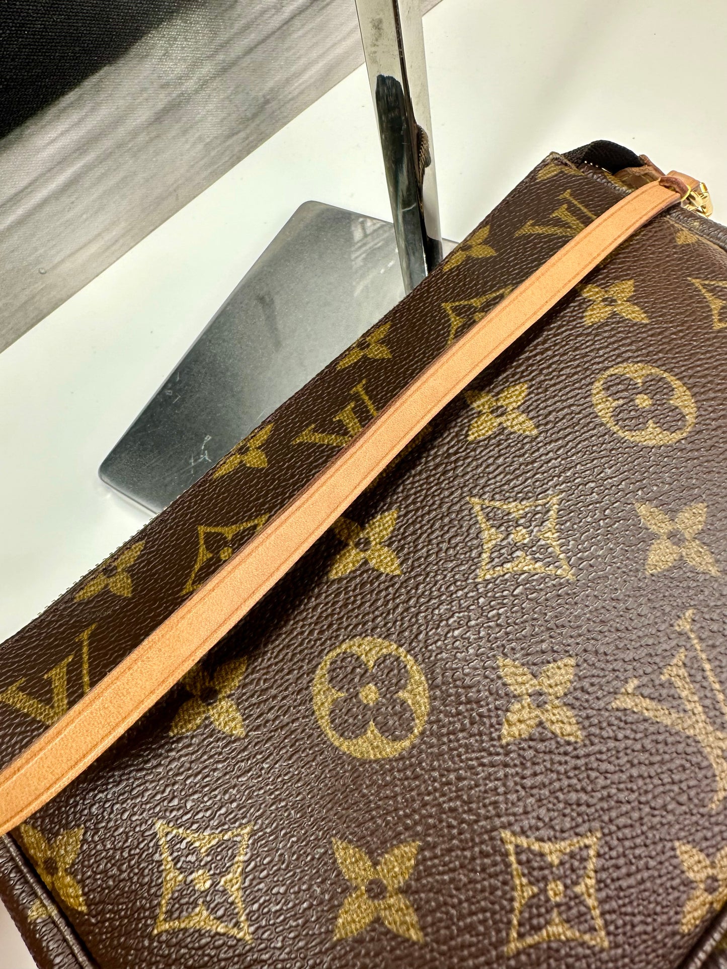Pochette Accessories Old Model