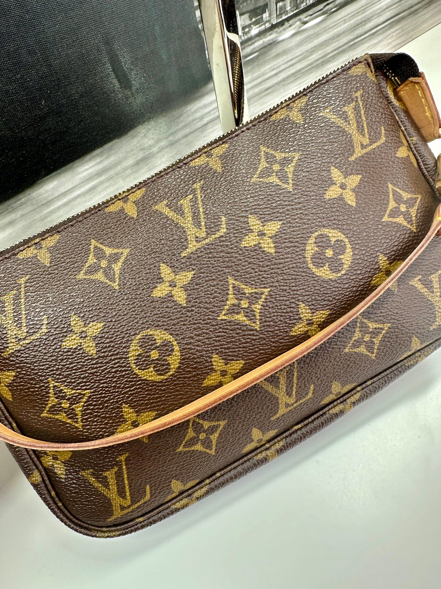 Pochette Accessories Old Model