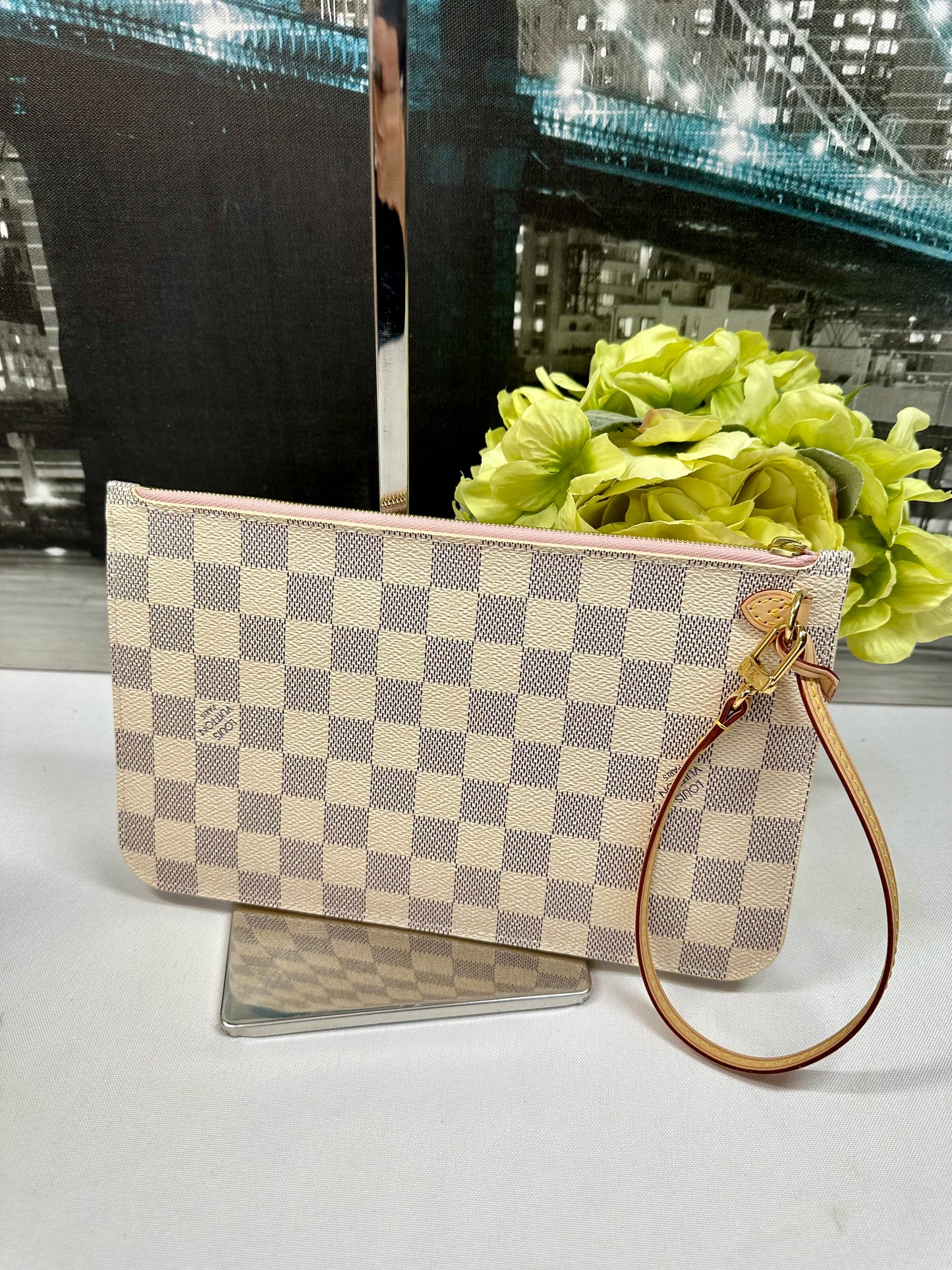 Neverfull MM Azur Pouch