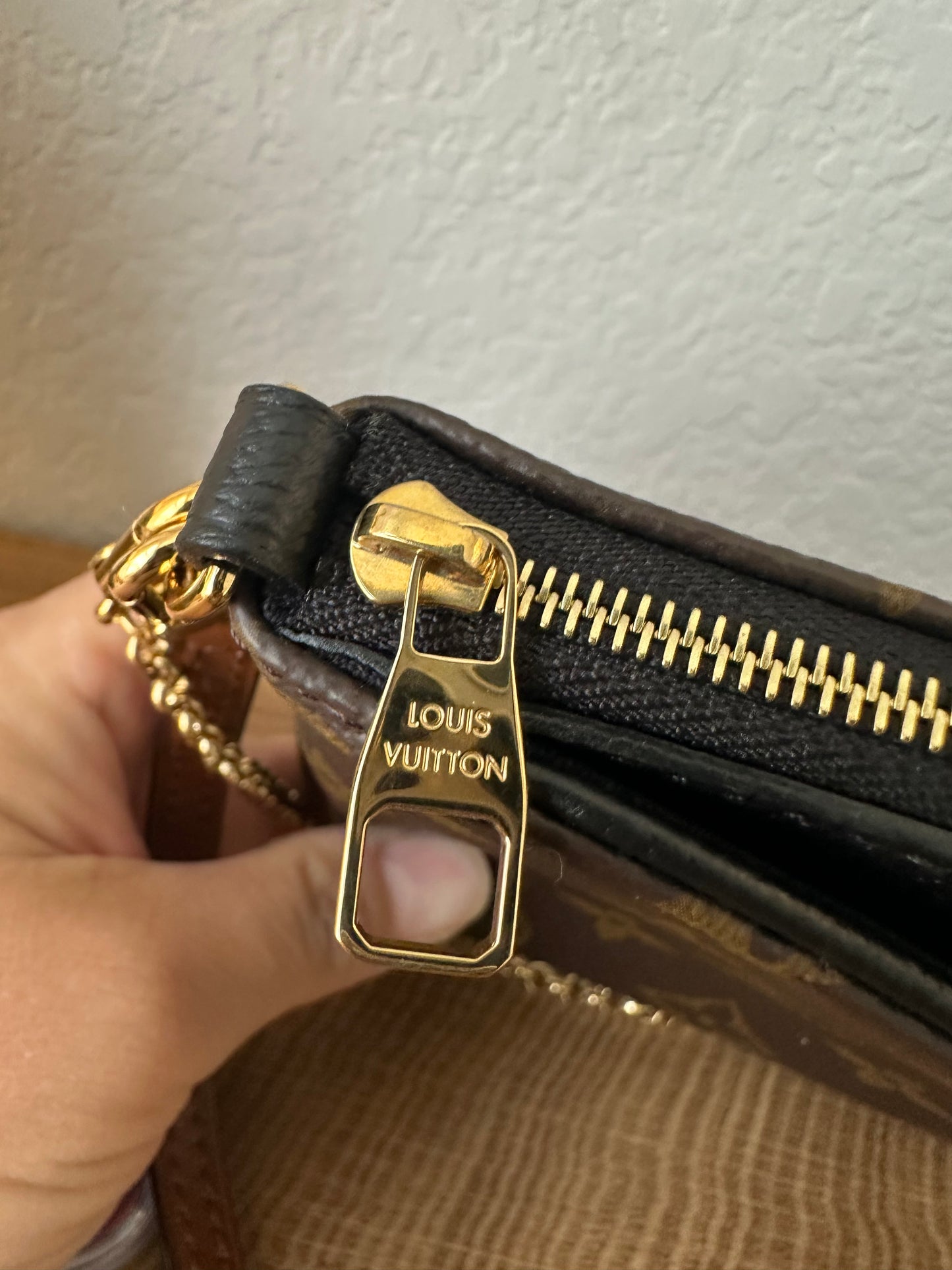 Pallas Clutch Crossbody