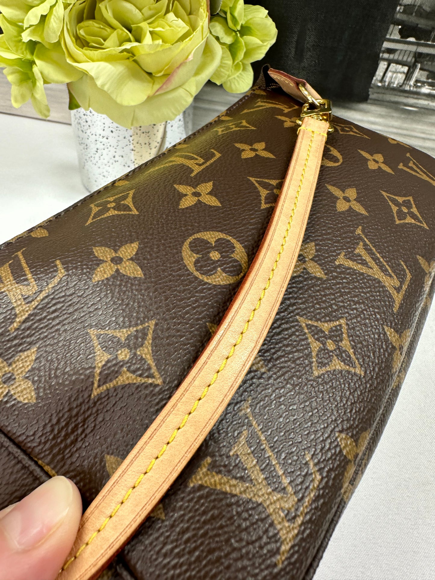 Pochette Accessories Monogram NM