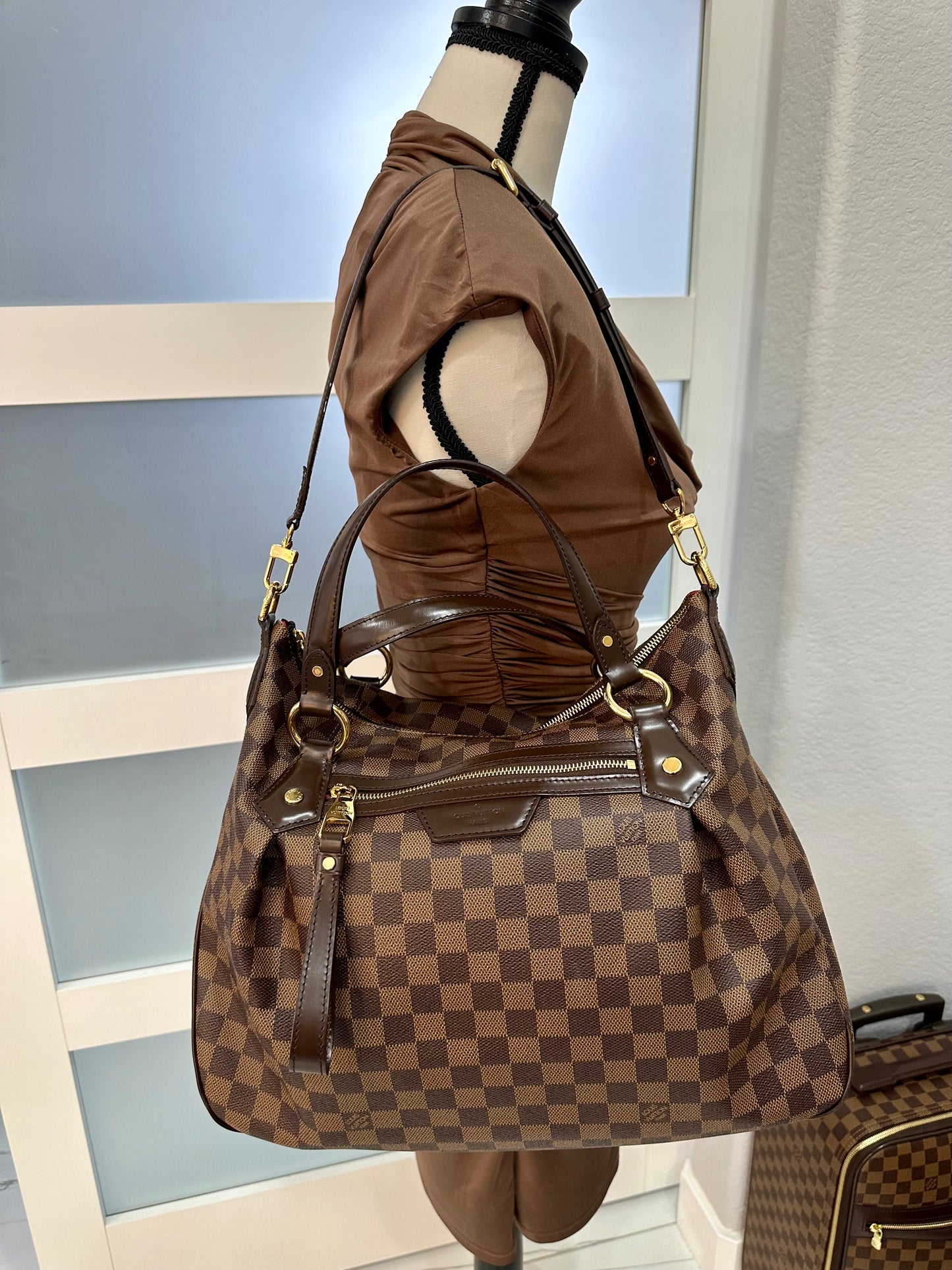 Evora GM Damier Ebene Shoulder Bag