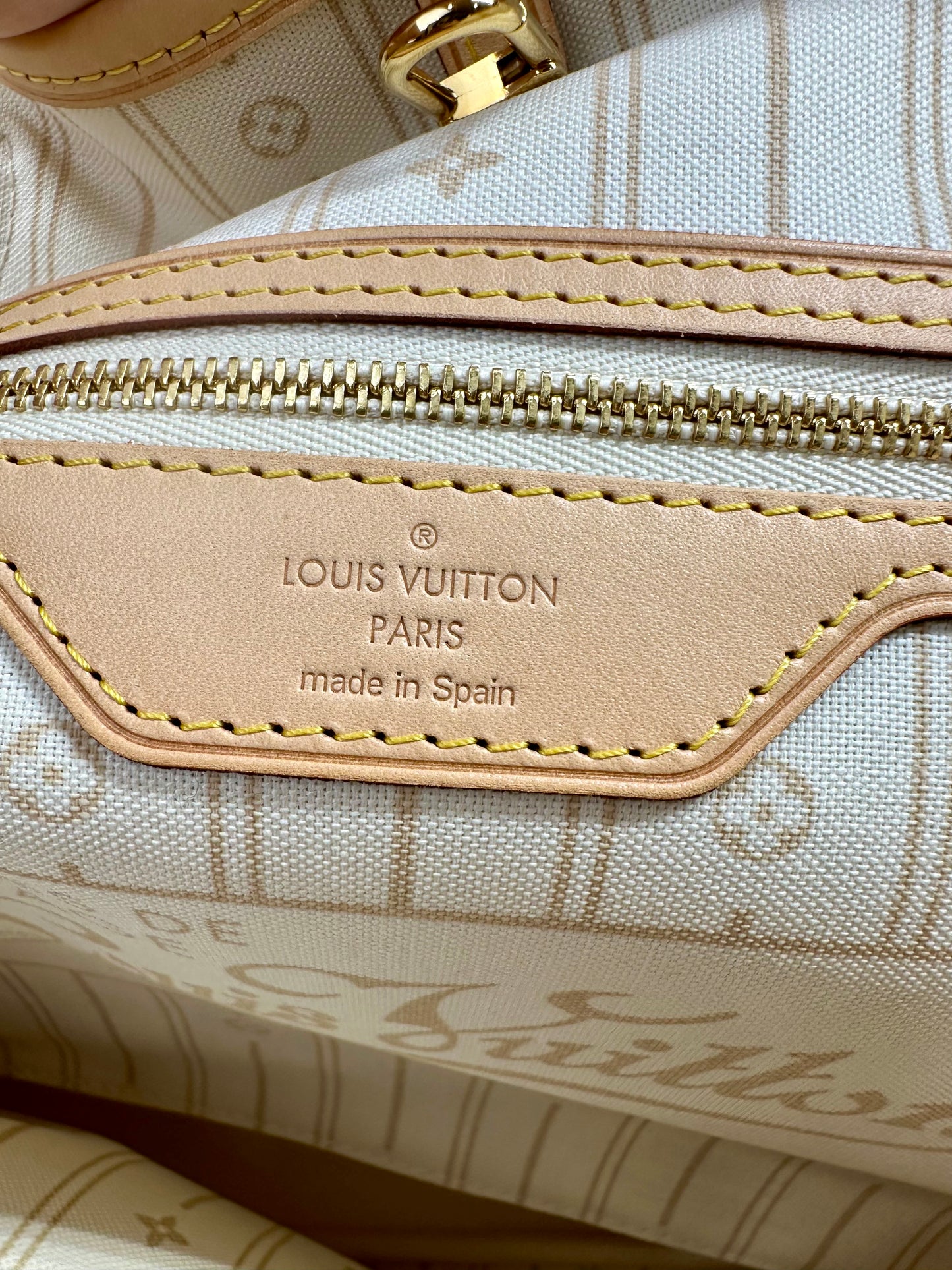 Louis Vuitton Damier Azur Neverfull MM Beige Cursive