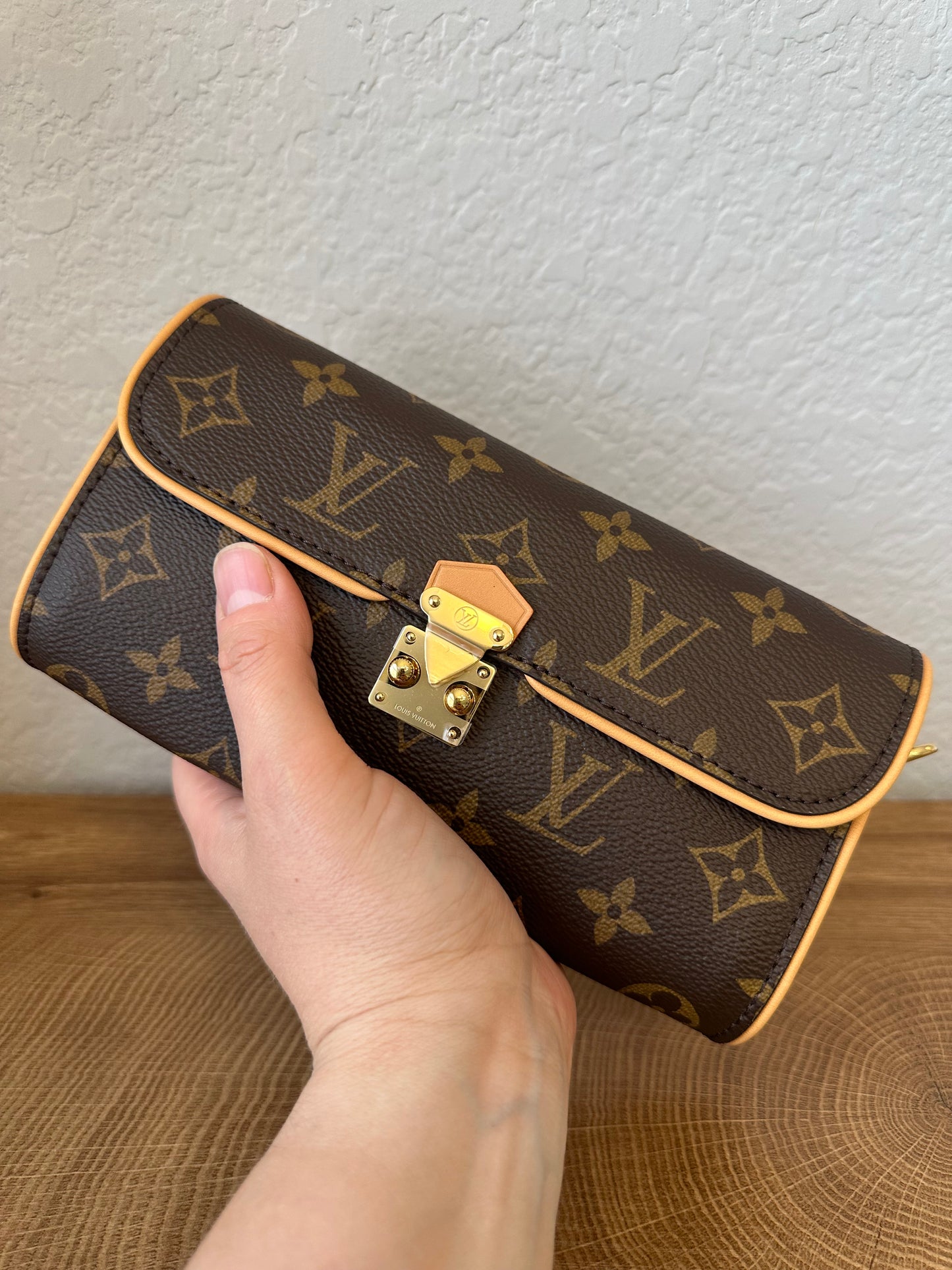 Camille Clutch Crossbody NM