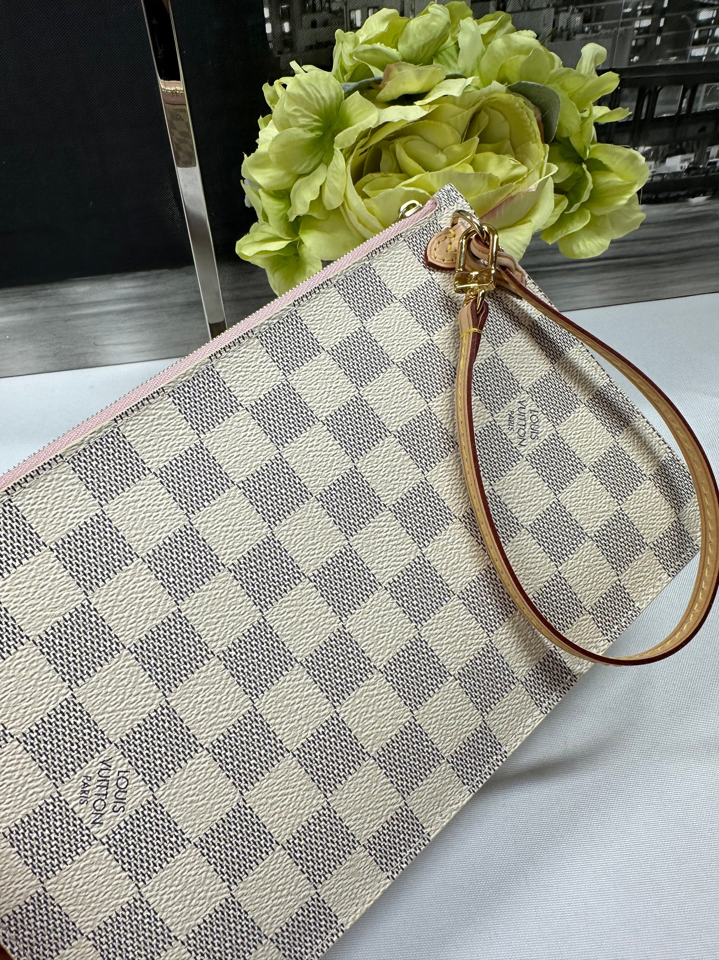 Neverfull MM Azur Pouch