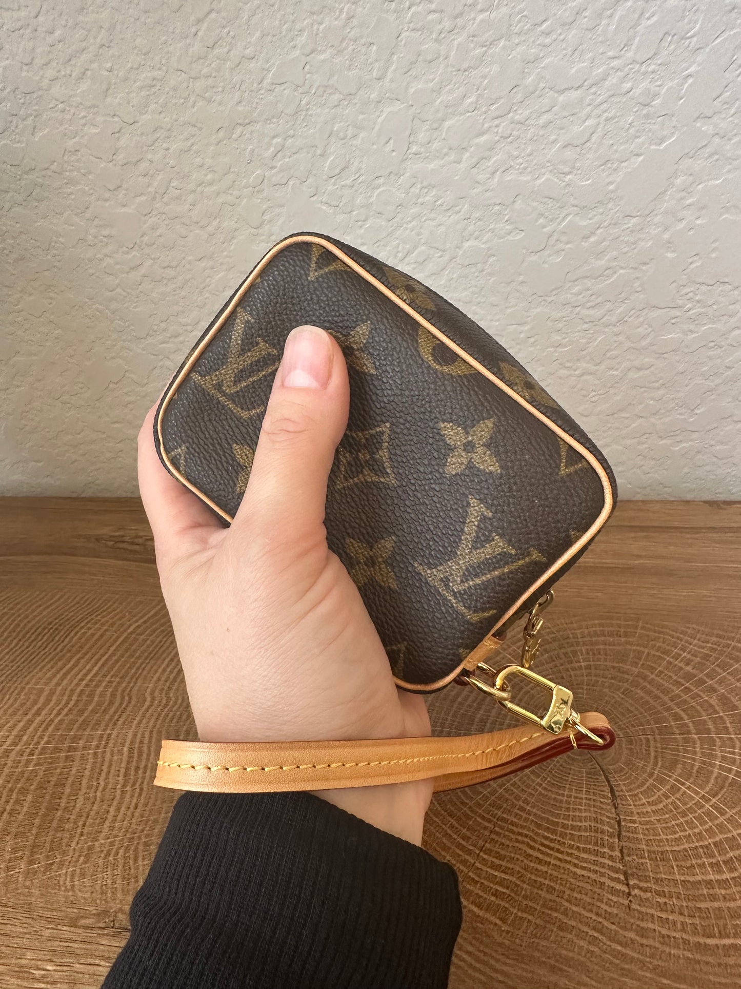Wapity RARE Monogram