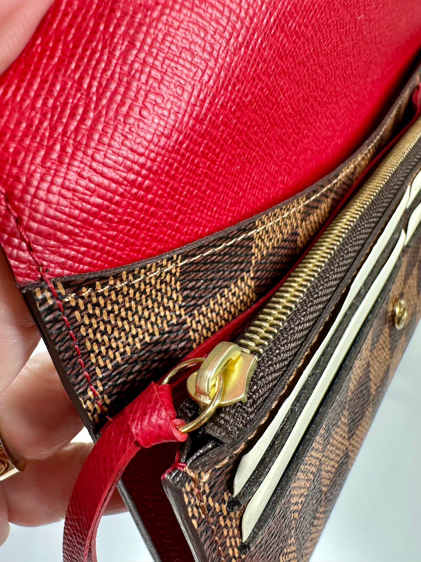 Emilie Wallet DE & Red