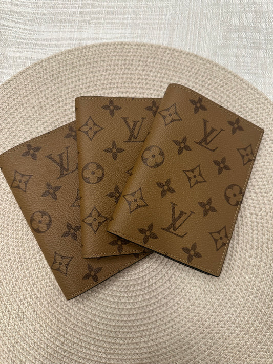 Passport Holder Reverse Mono