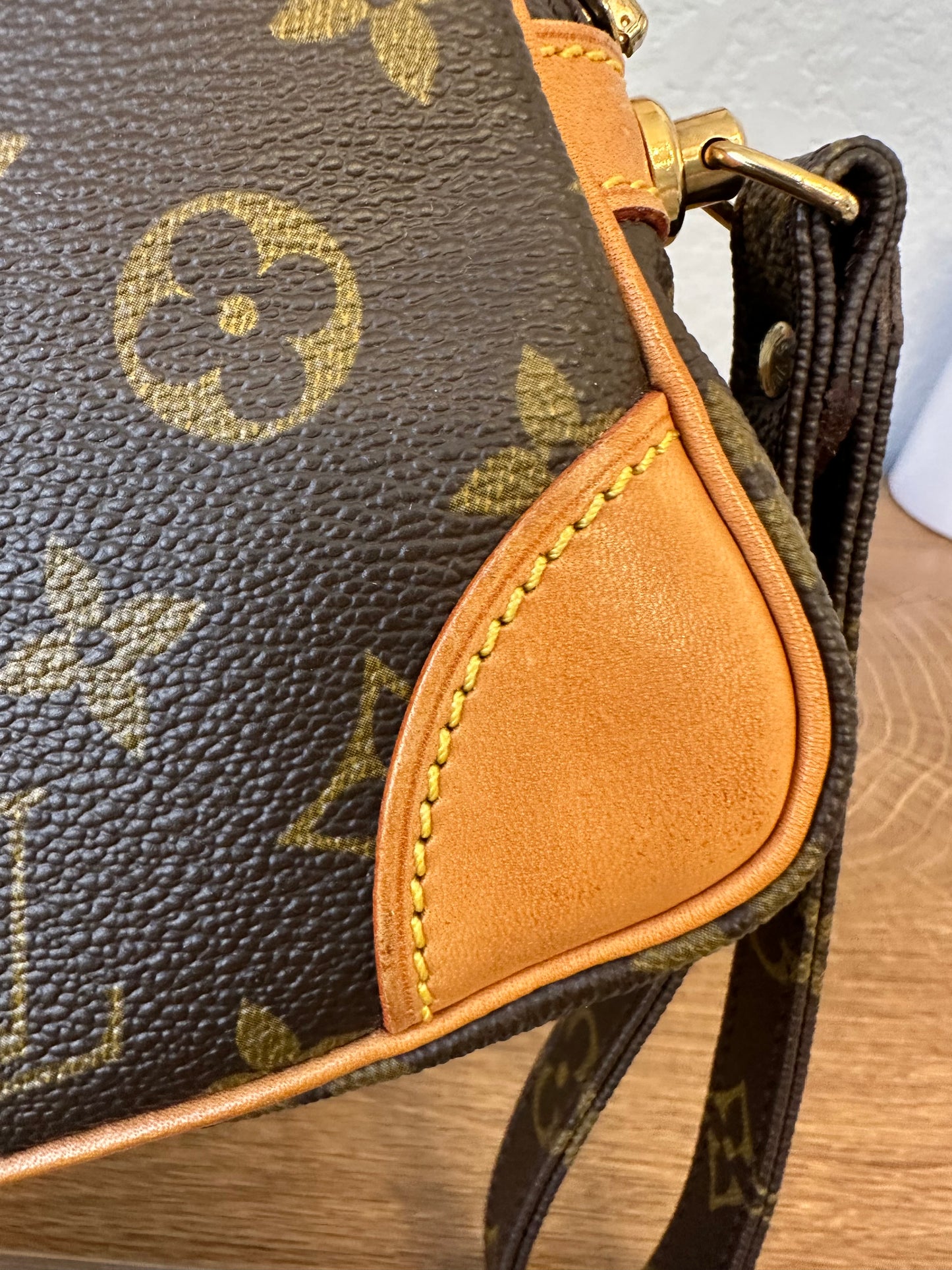 Marly Dragonne PM Wristlet