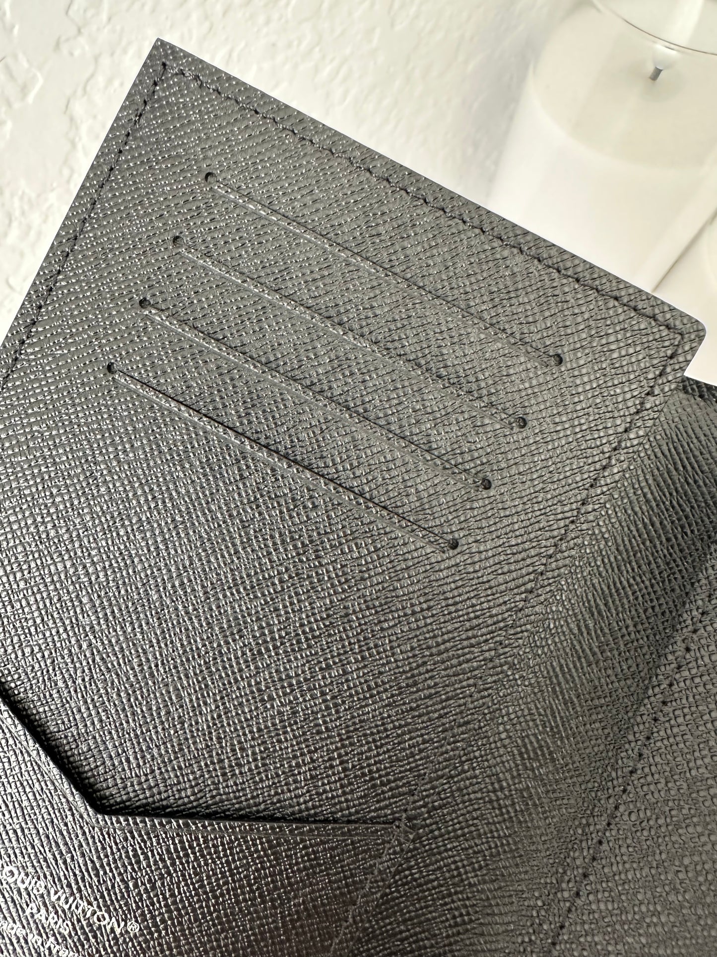 Passport Holder Black Elipse Mono