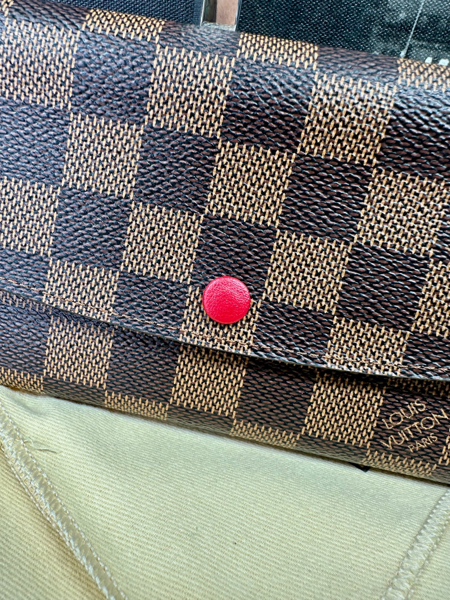 Emilie Wallet DE & Red