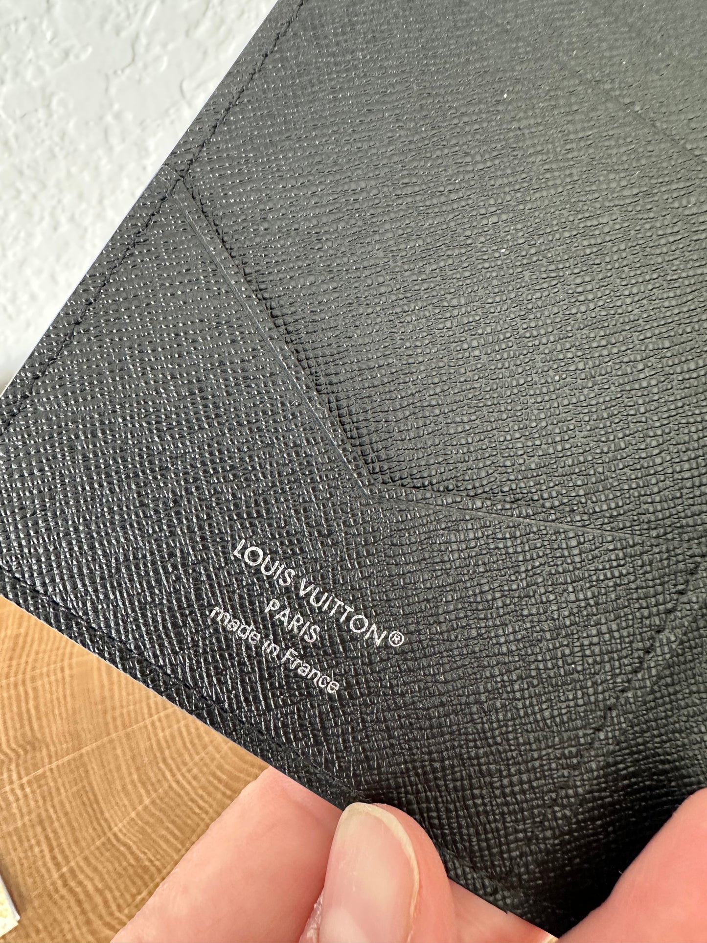 Passport Holder Black Elipse Mono