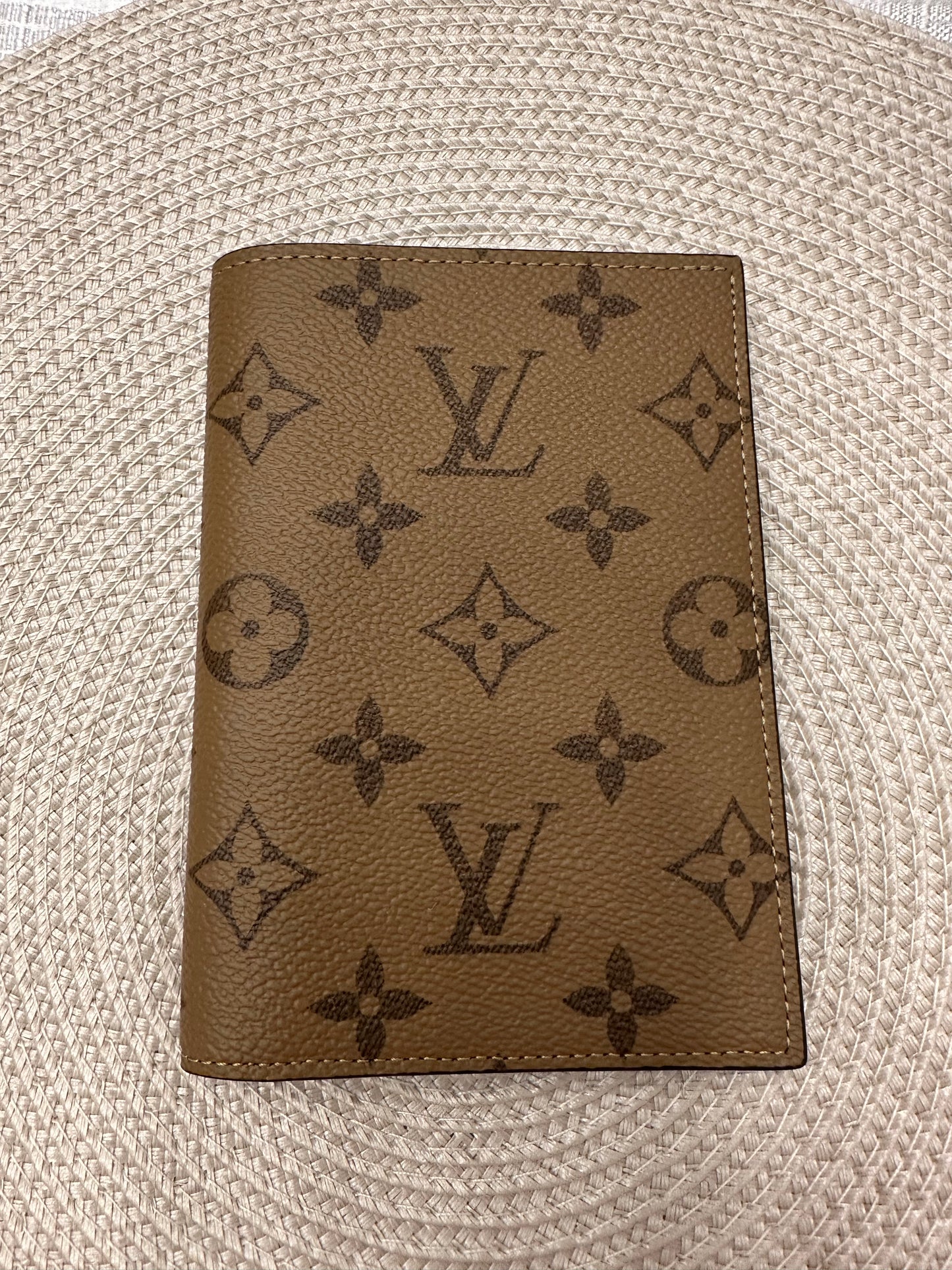 Passport Holder Reverse Mono