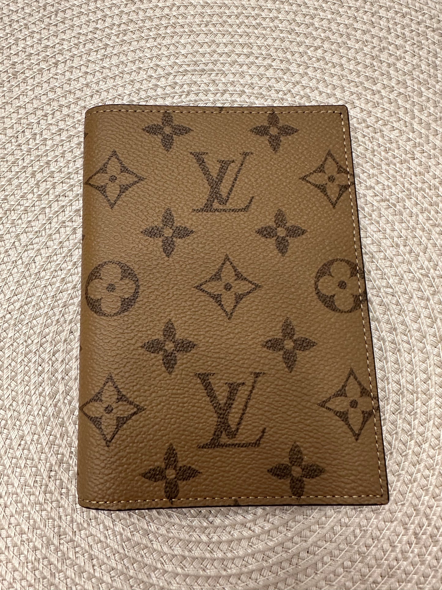 Passport Holder Reverse Mono