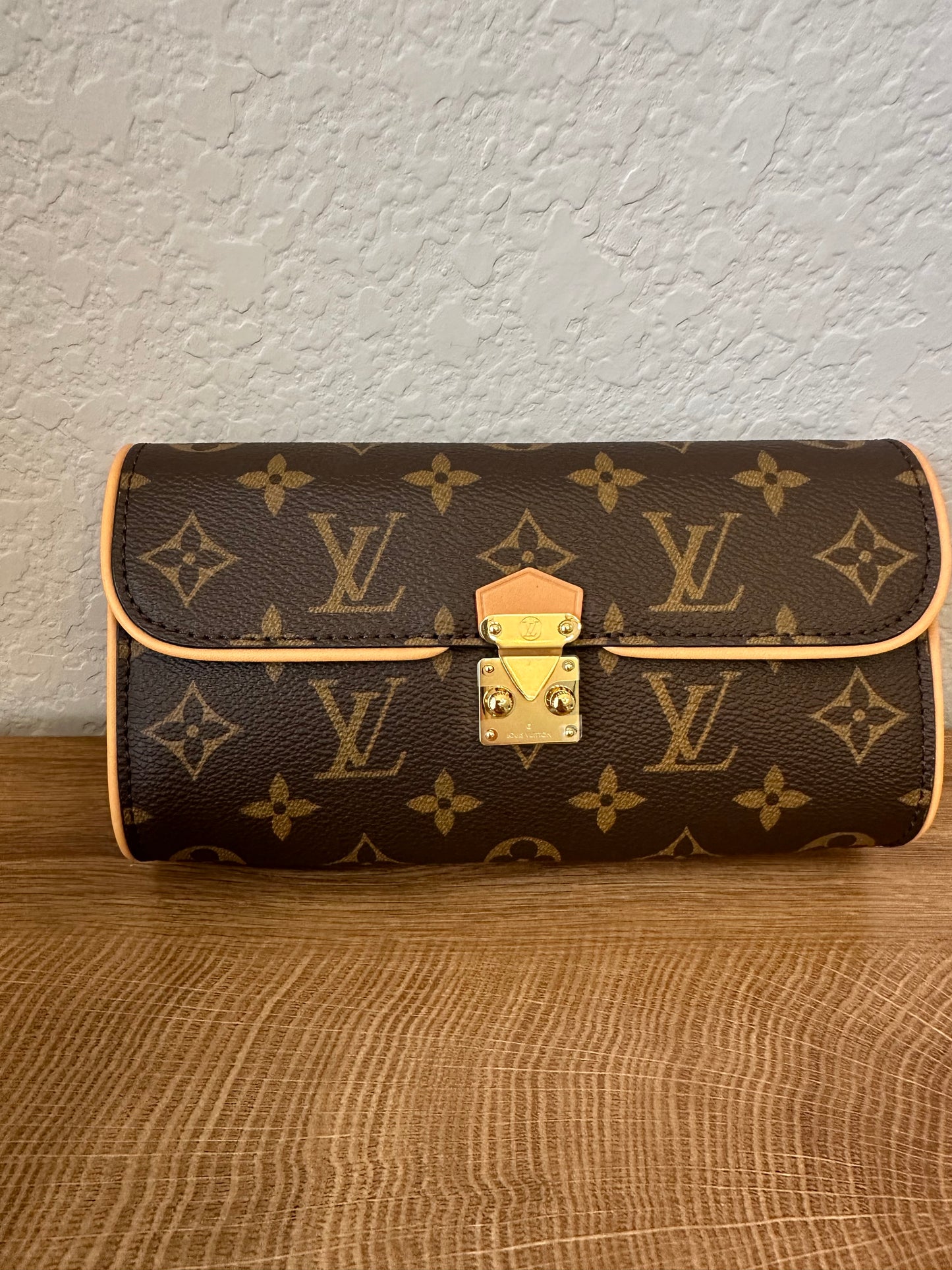Camille Clutch Crossbody NM