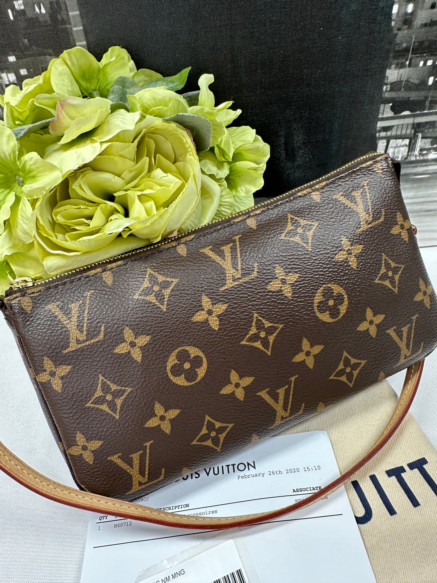 Pochette Accessories Monogram NM