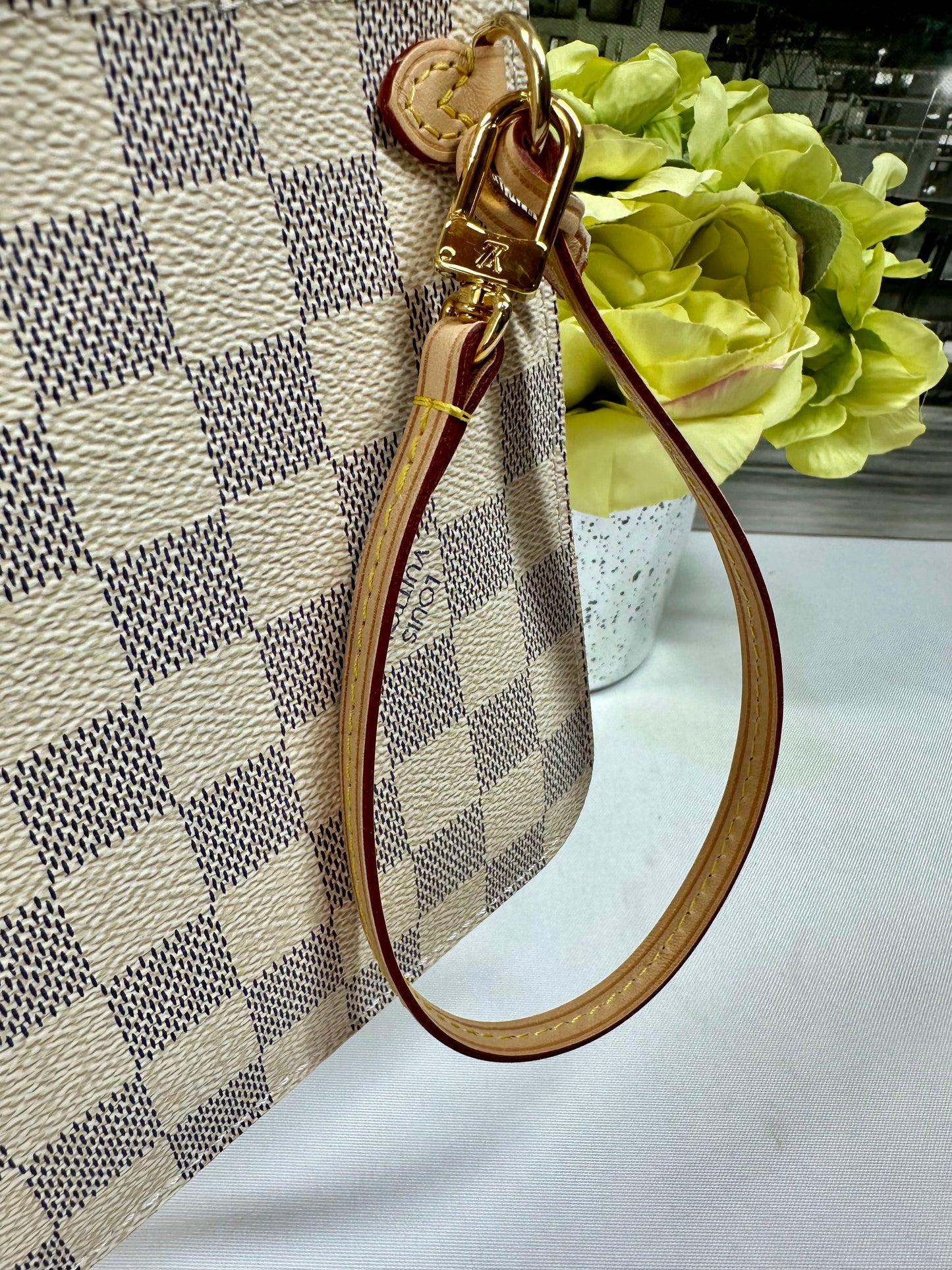 Neverfull MM Azur Pouch