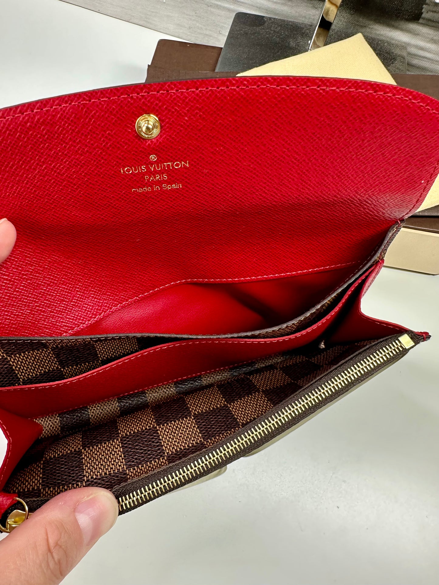 Emilie Wallet DE & Red