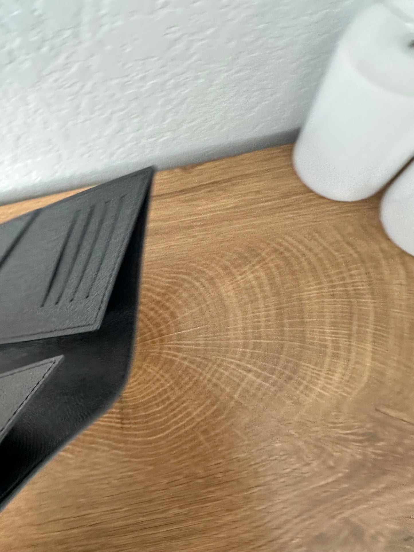 Passport Holder Black Elipse Mono